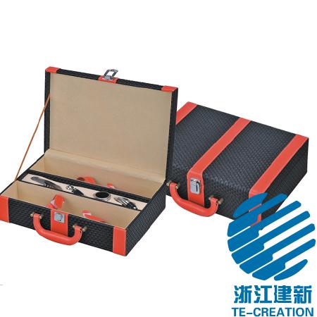 TC-BP25          Leather (PU) wine box with 5-pcs wine accessories