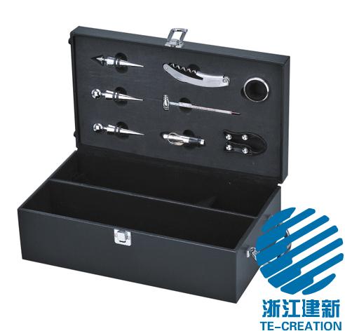 TC-BP20  Leather (PU) wine box with 8-pcs wine accessories